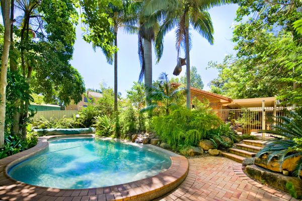 Cost of Pool Patio Paving in Oconomowoc
